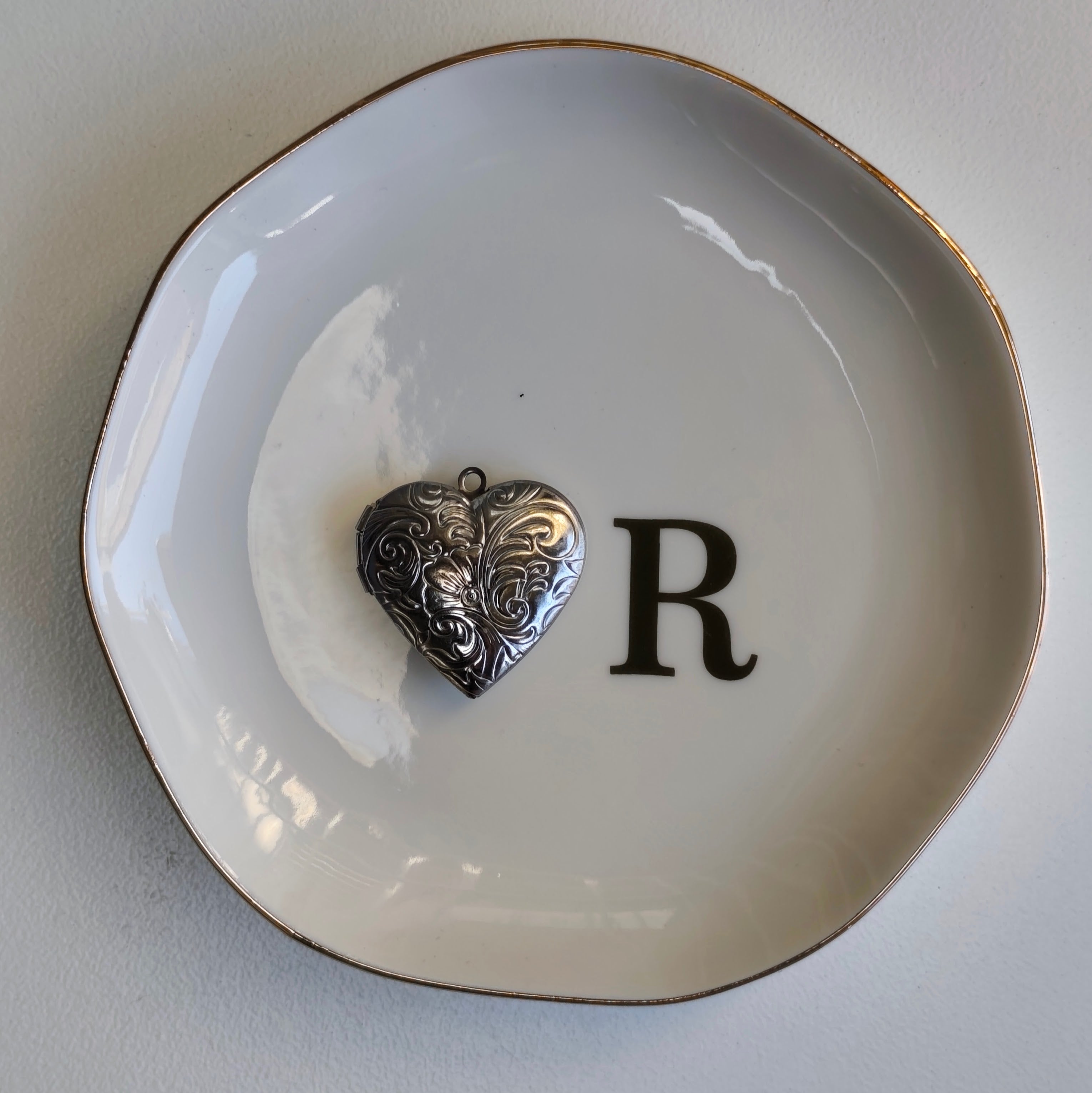 Filigree heart locket