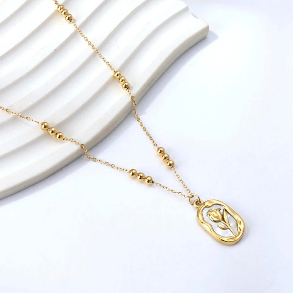 Belle necklace